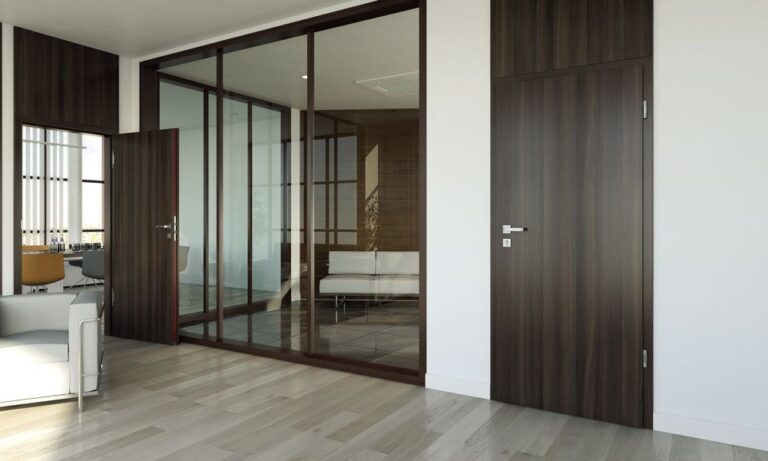 Ușă tehnică montată de Pro Casa Doors — montaj 1