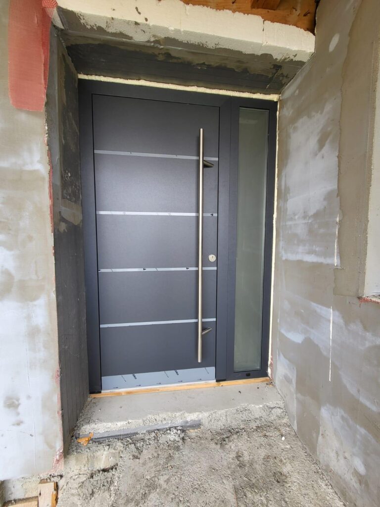 Ușă de exterior PORTA THERMO Bacău — montaj Pro Casa Doors
