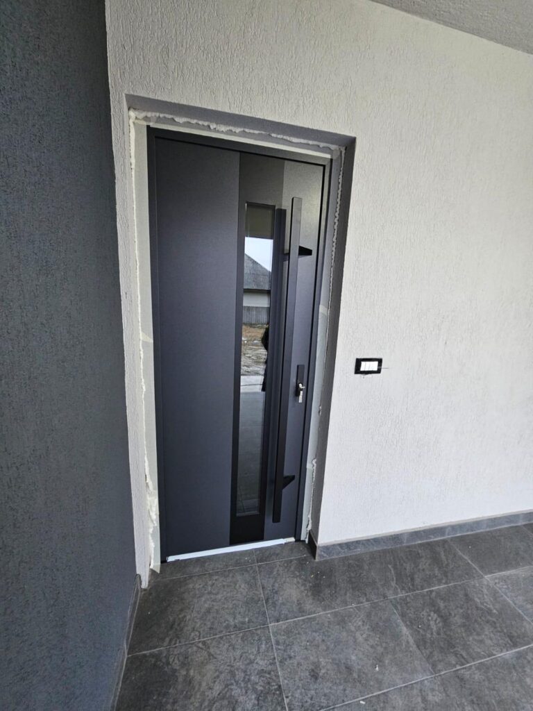 Ușă de exterior PORTA THERMO Bacău — montaj Pro Casa Doors