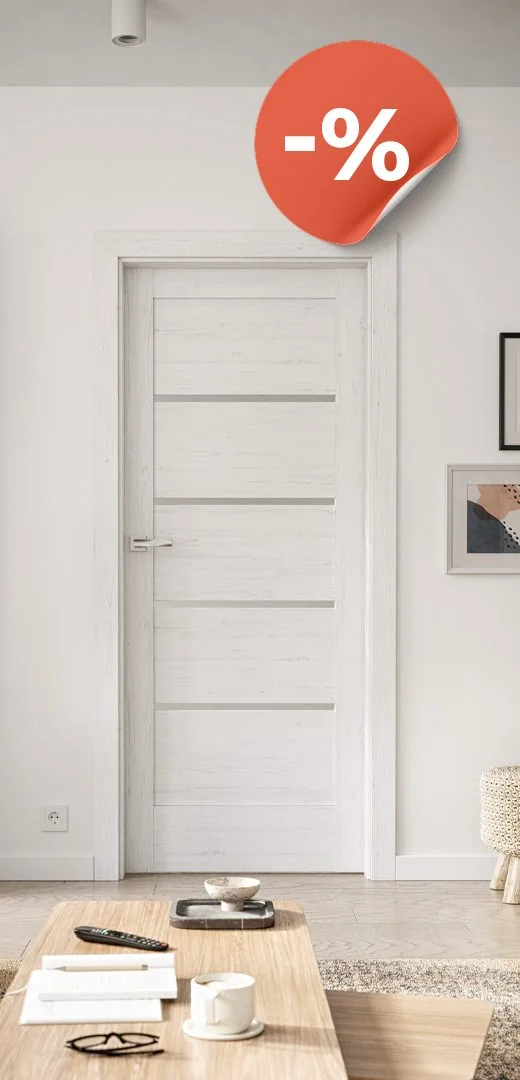 Ușa de interior Porta Verte Home G.4, albă cu textură de lemn, cu benzi orizontale înguste de sticlă